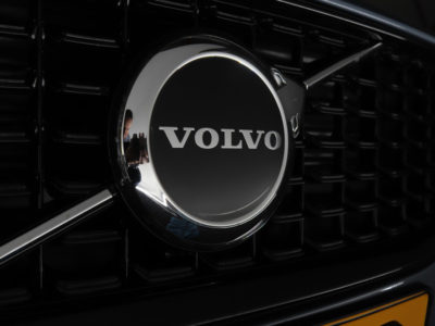 Volvo V60 B4 197 PK Plus Dark IntelliSafe Parkeerverwarming