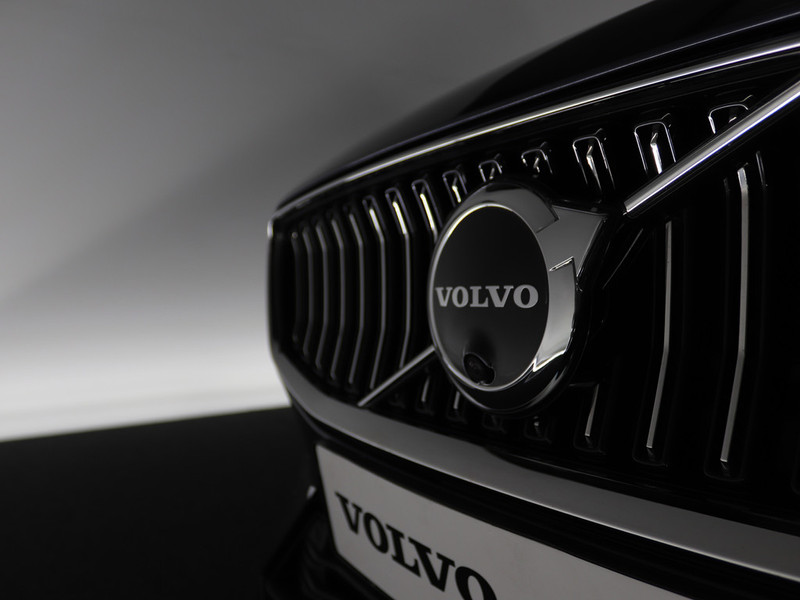 Volvo V60 B4 Plus Bright Standkachel 360 Camera H/K Trekhaak Automaat